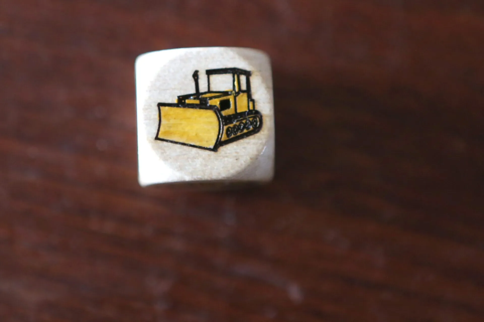 1 Dé à Histoire engins de chantier (tractopelle, camion toupie, camion benne, bulldozer, camion grue, pelleteuse) - Bouliwood Cr