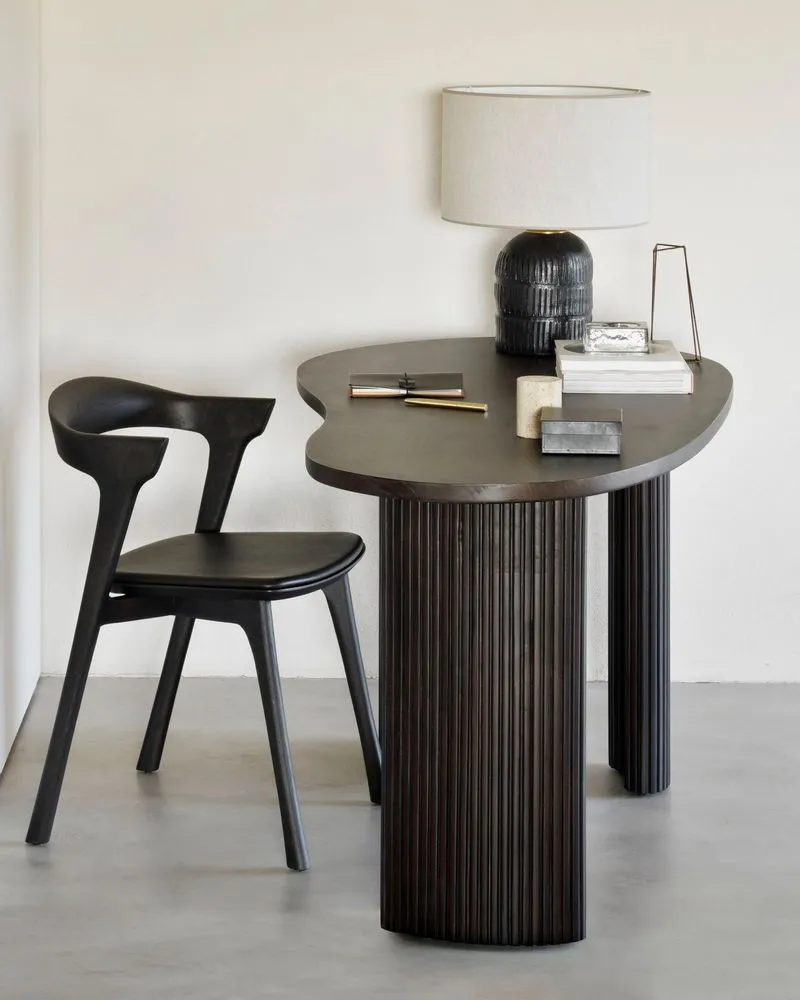 Boomerang desk