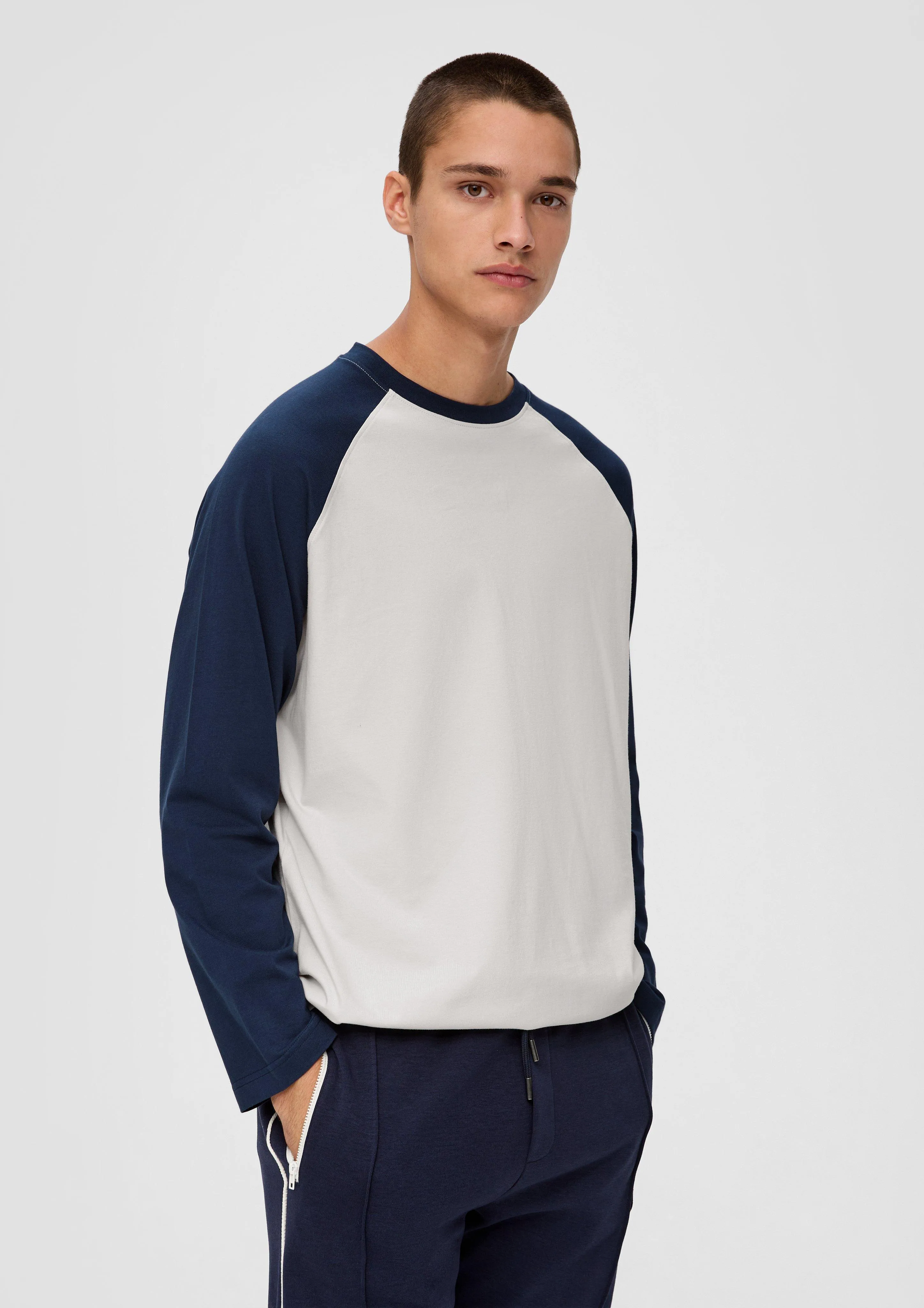 T-shirt à manches longues et imprimé au dos